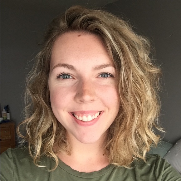 Meet your Posher, Abby - Picture 1 of 1